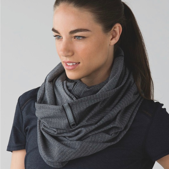 Lululemon Vinyasa scarf- herringbone - Picture 4 of 4